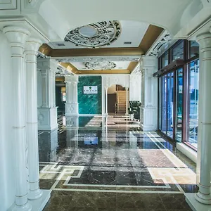 فندق Emerald, باكو